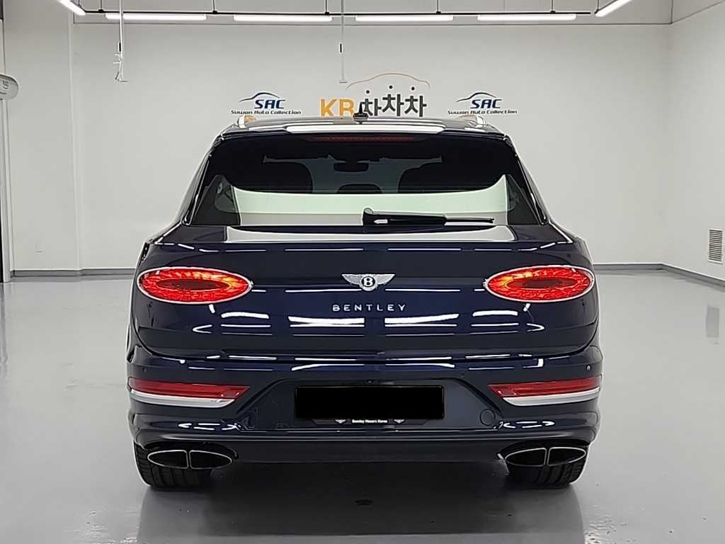 Bentley Bentayga — photo 02