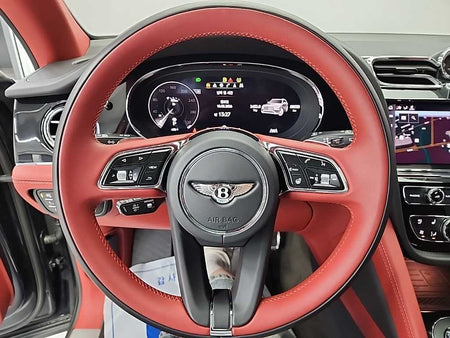 Bentley Bentayga — photo 09