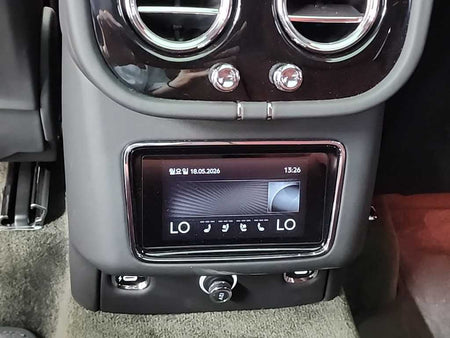 Bentley Bentayga — photo 13