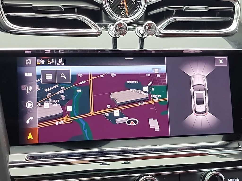 Bentley Bentayga — photo 15