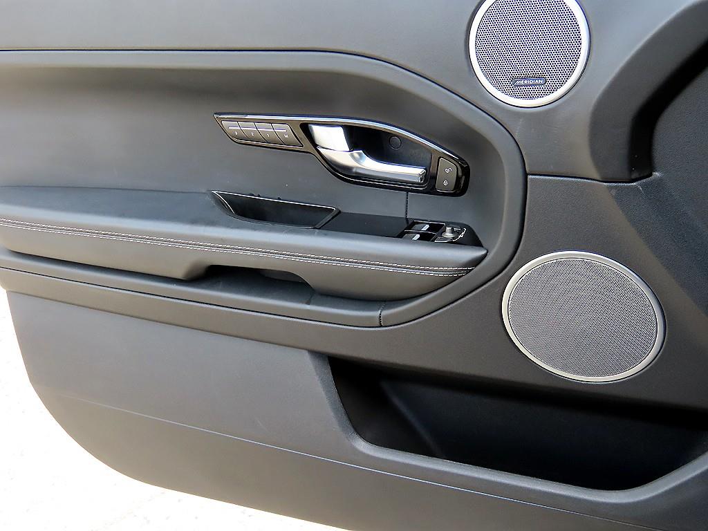 Land Rover Range Rover Evoque — photo 11