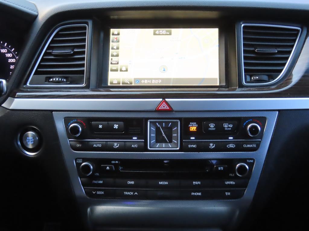 Genesis G80 — photo 12
