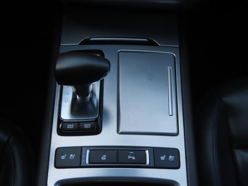 Genesis G80 — photo 13