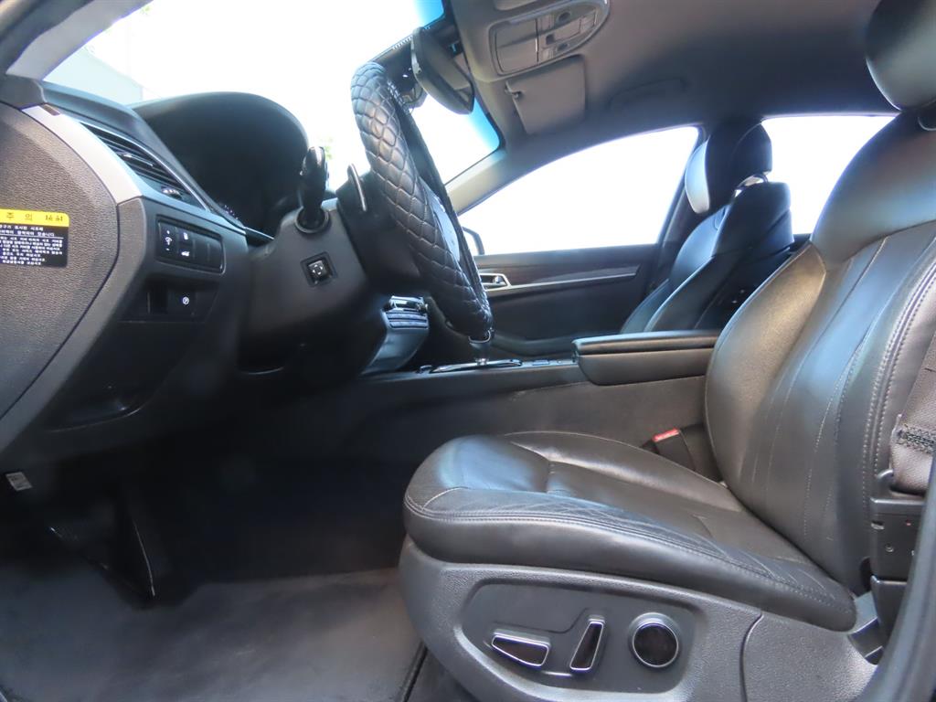 Genesis G80 — photo 15