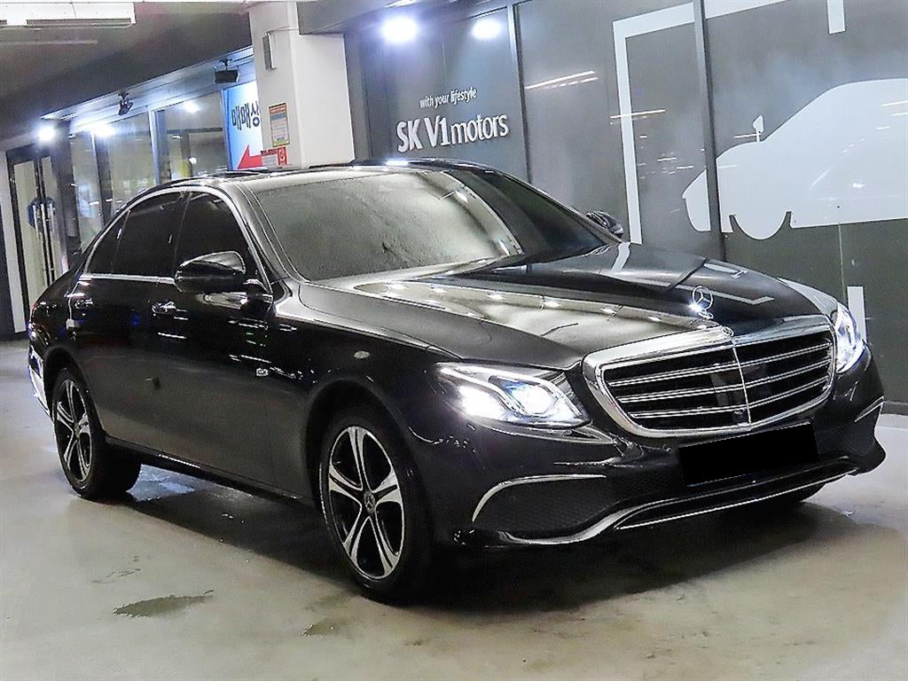 Mercedes-Benz E-Class — photo 01