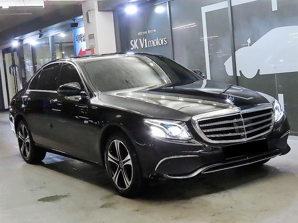 Mercedes-Benz E-Class — photo 01