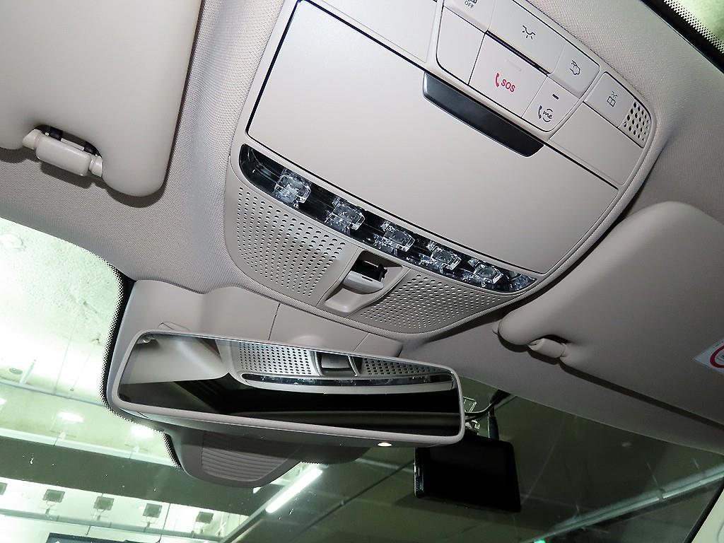 Mercedes-Benz E-Class — photo 14