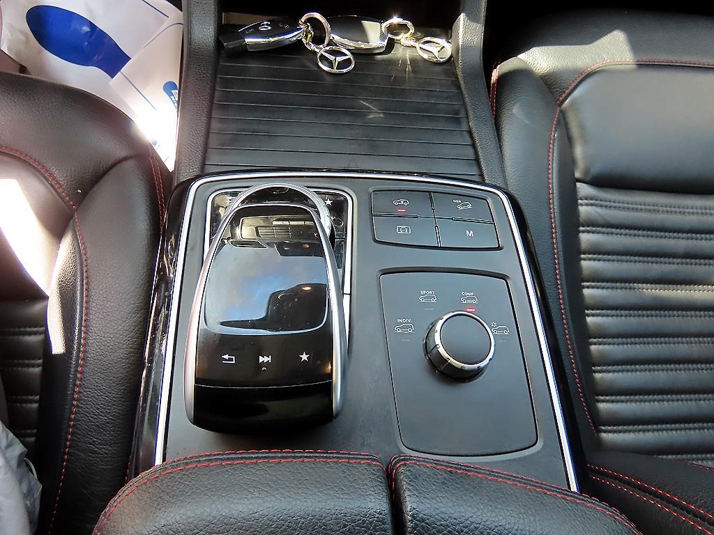 Mercedes-Benz GLE-Class — photo 12