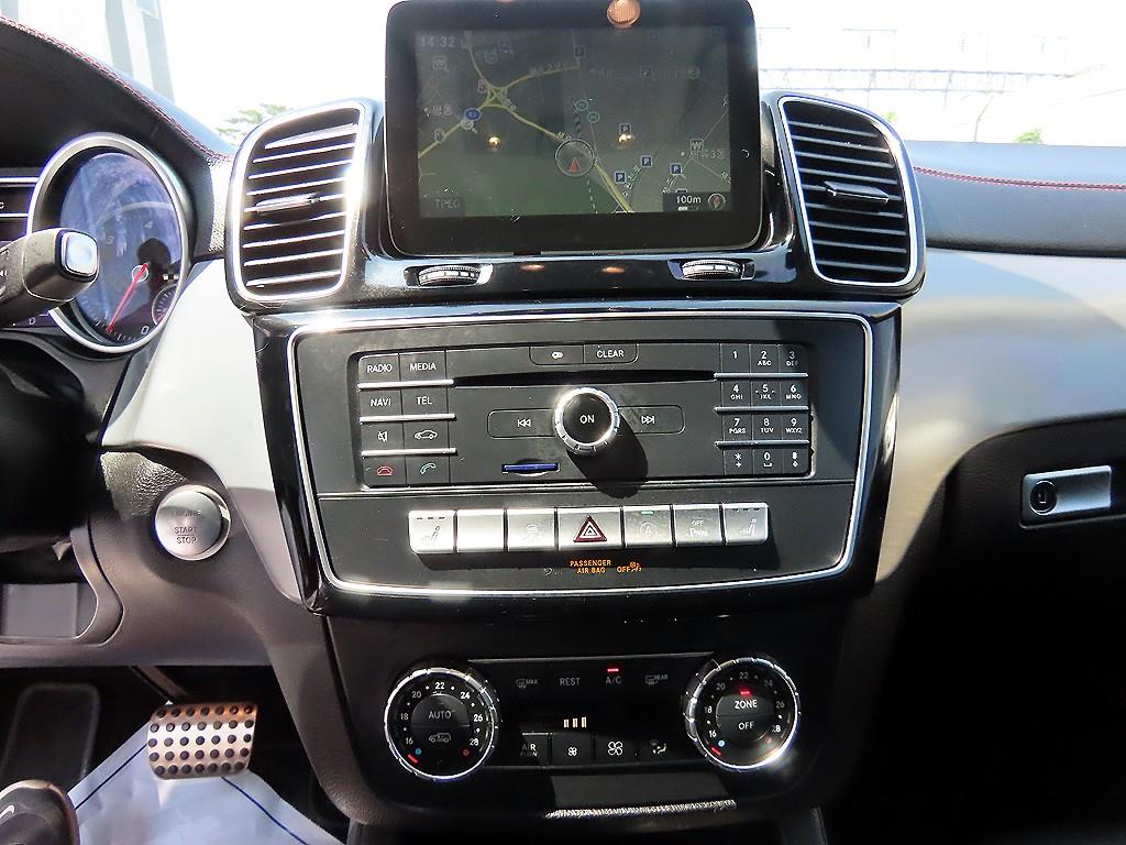 Mercedes-Benz GLE-Class — photo 13