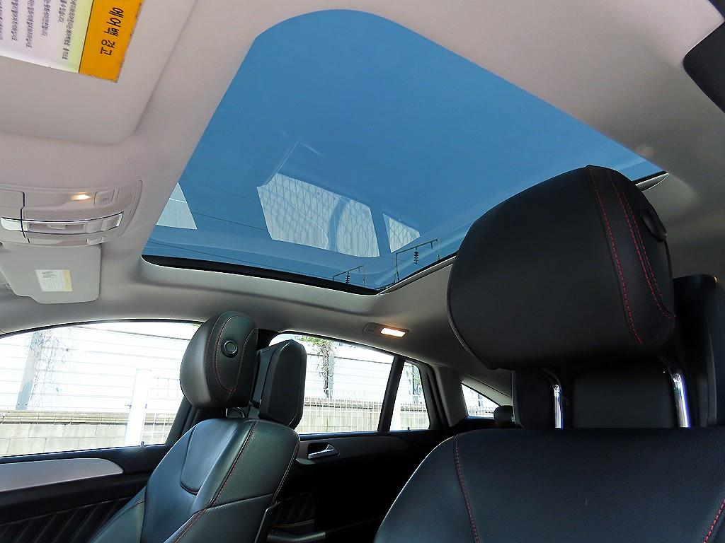 Mercedes-Benz GLE-Class — photo 16