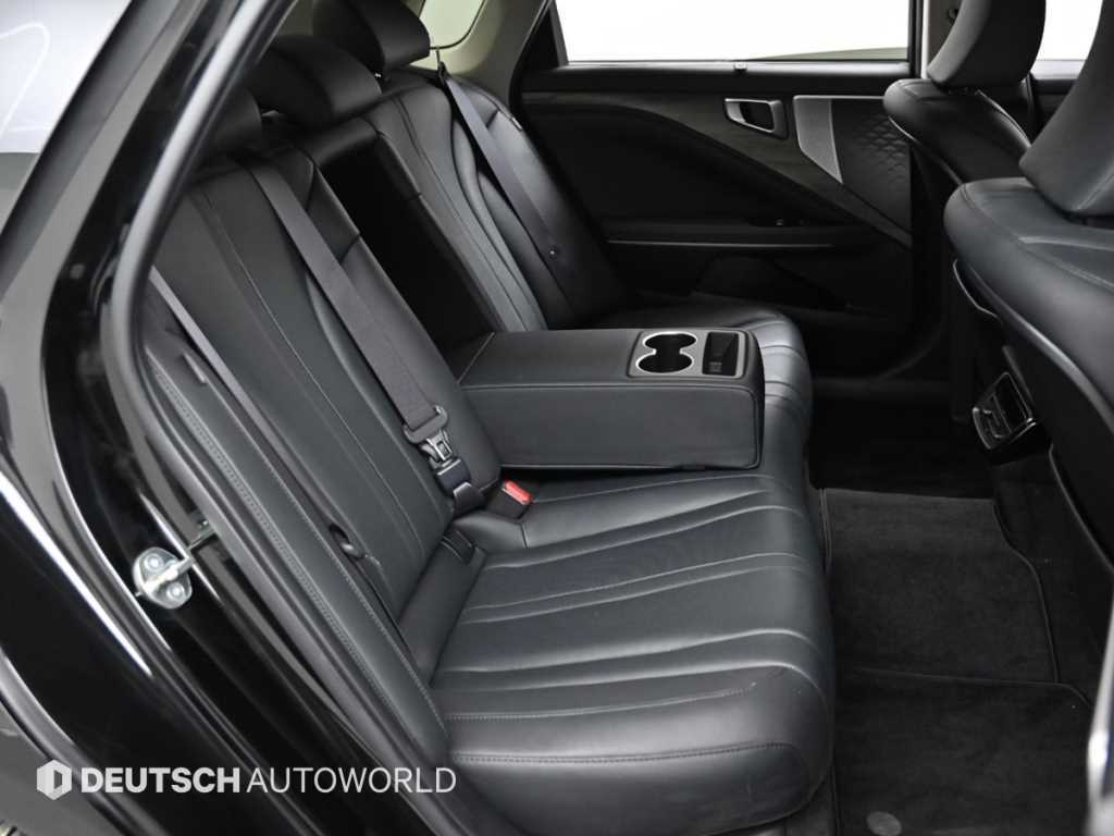 Kia K8 — photo 12