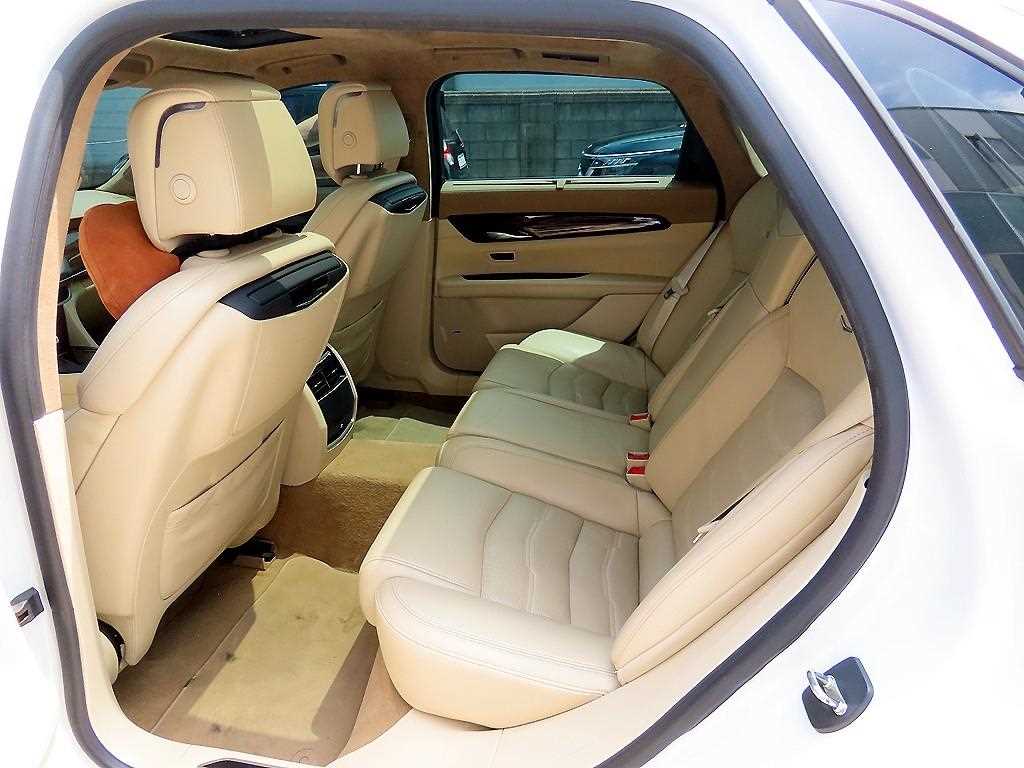 Cadillac CT6 — photo 06