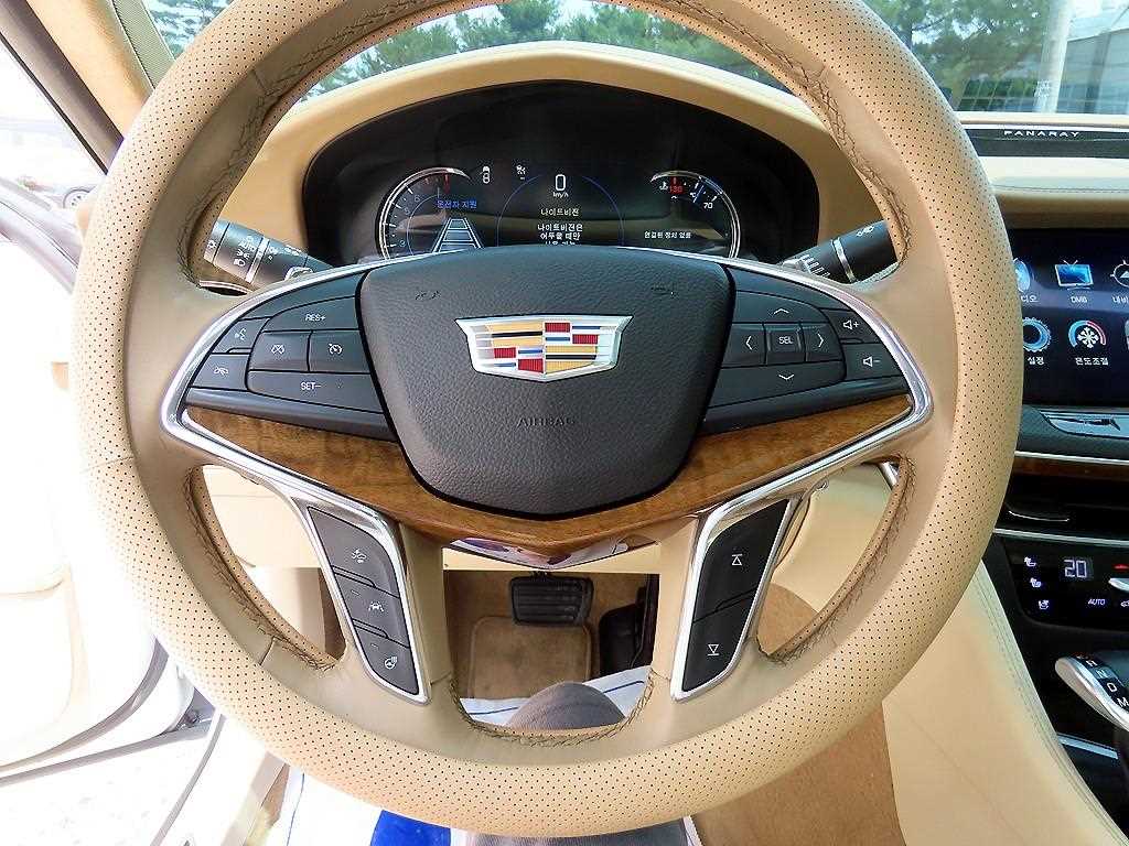 Cadillac CT6 — photo 08