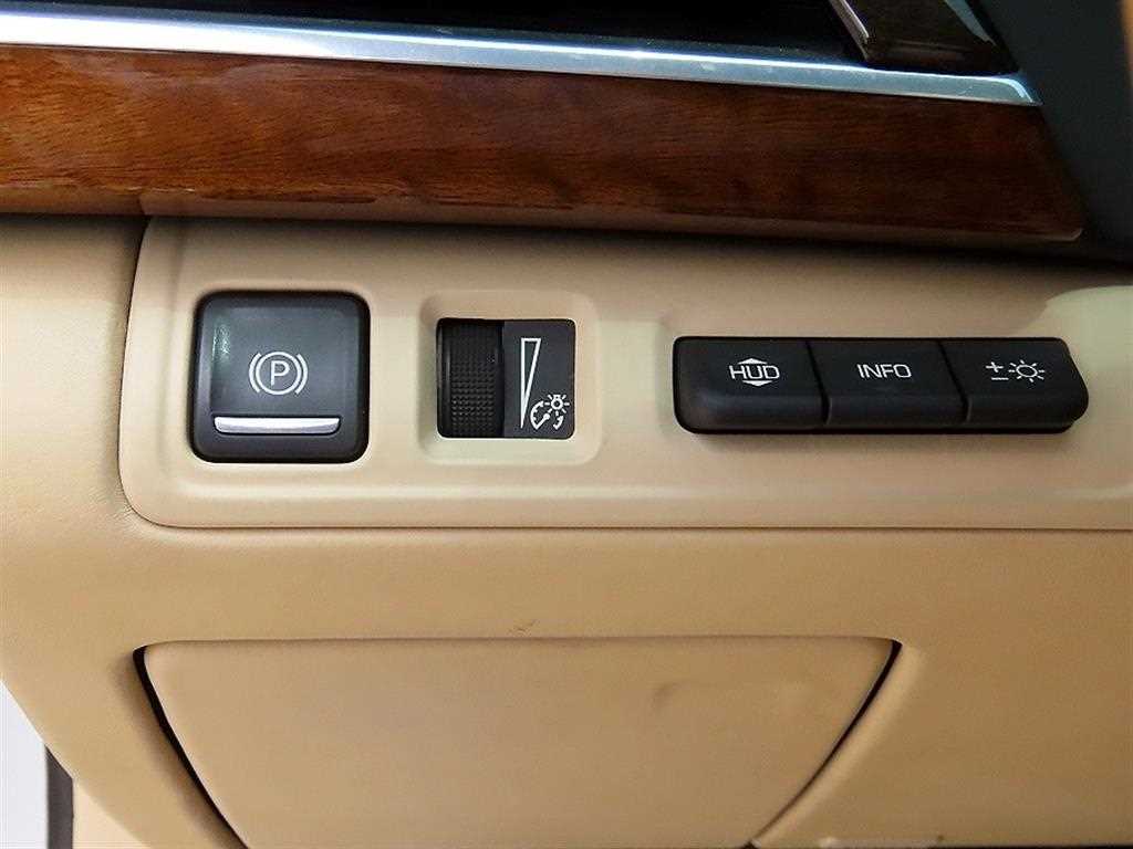 Cadillac CT6 — photo 12