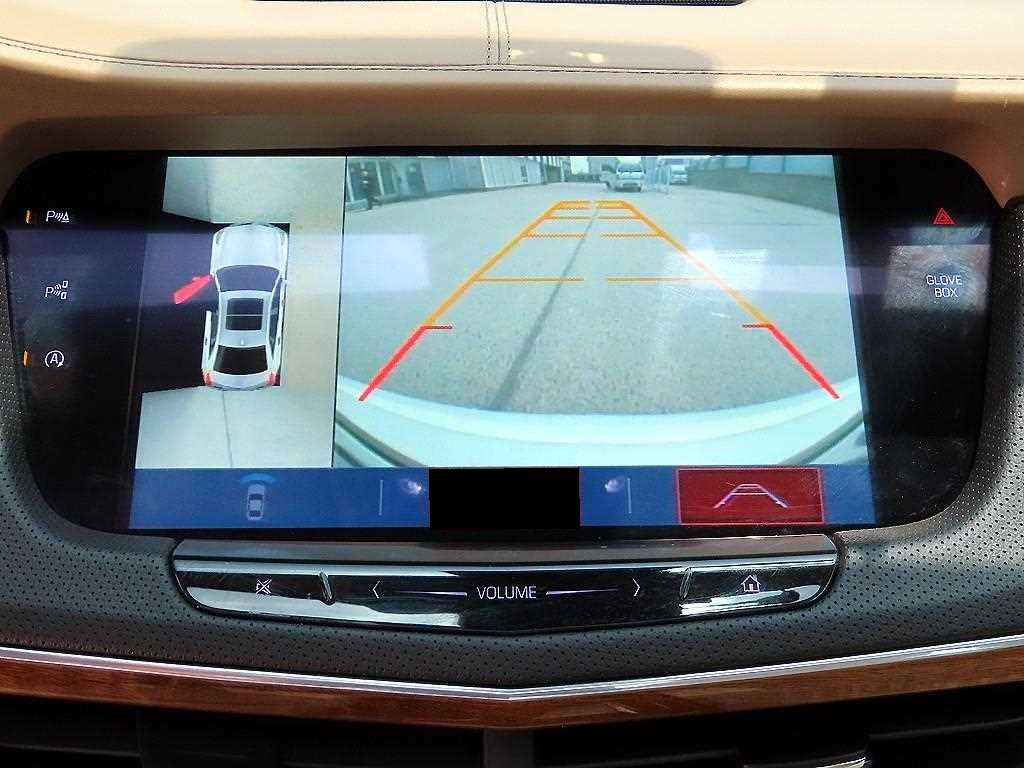 Cadillac CT6 — photo 14
