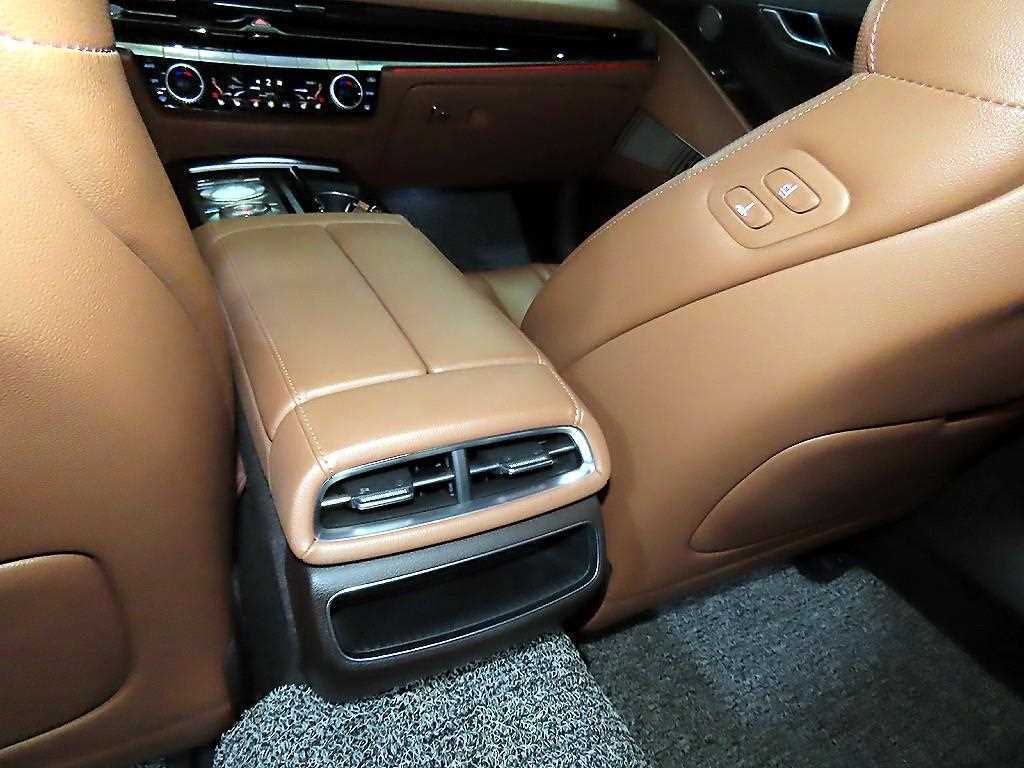 Genesis G80 — photo 15