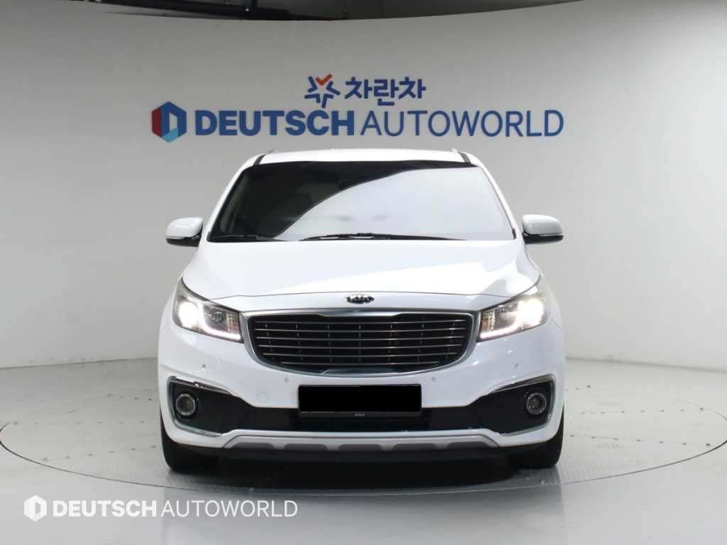 Kia Carnival — photo 03