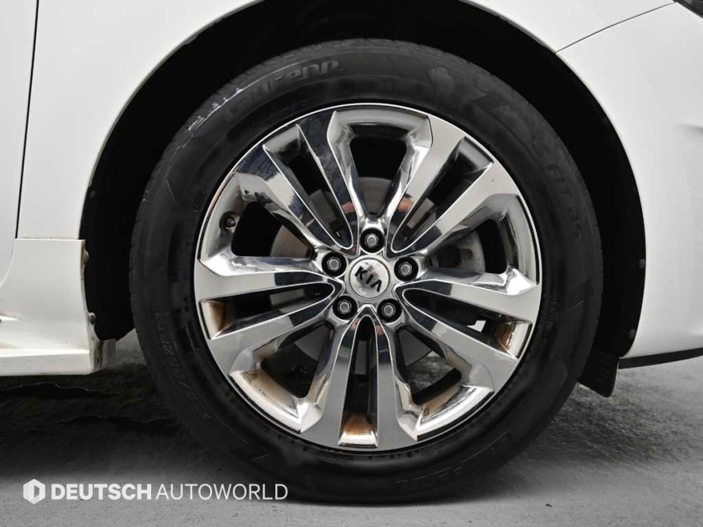 Kia Carnival — photo 05