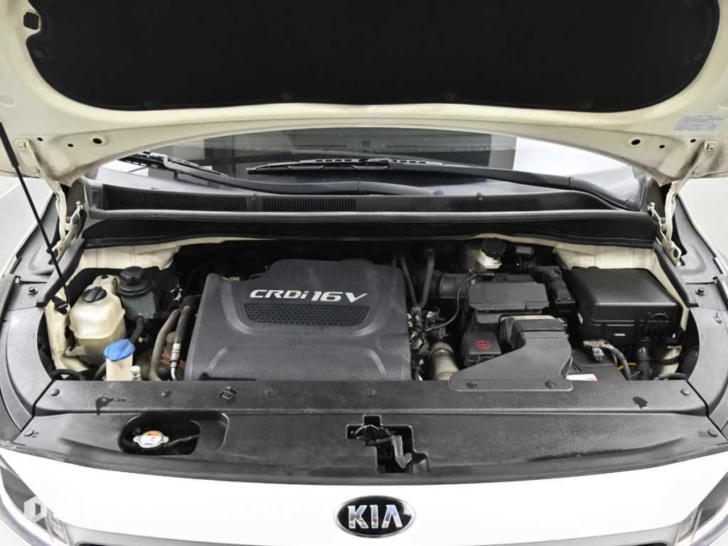 Kia Carnival — photo 06