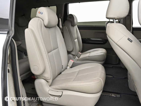 Kia Carnival — photo 12