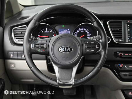 Kia Carnival — photo 13