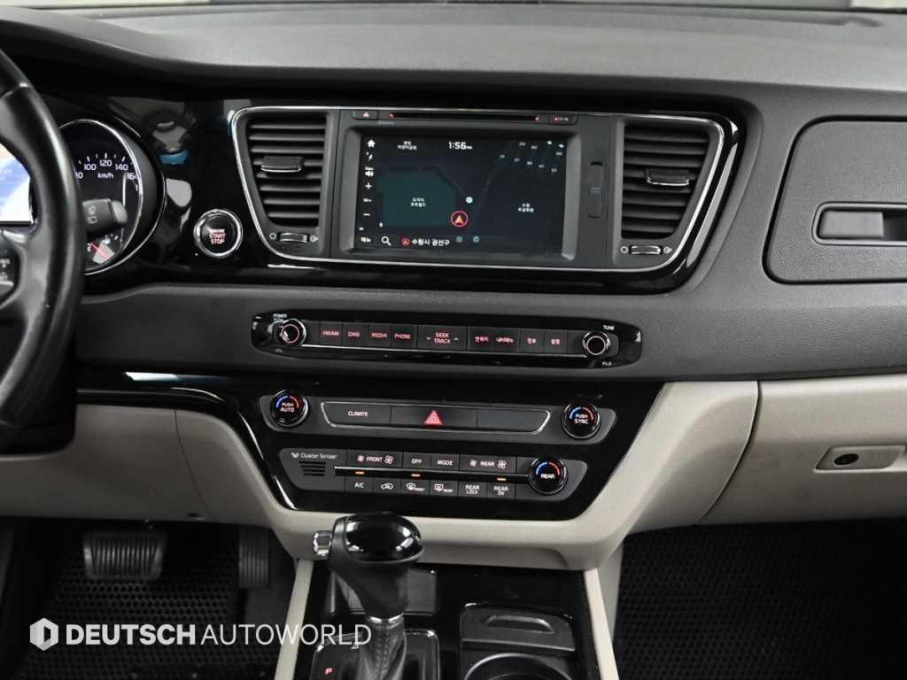 Kia Carnival — photo 14
