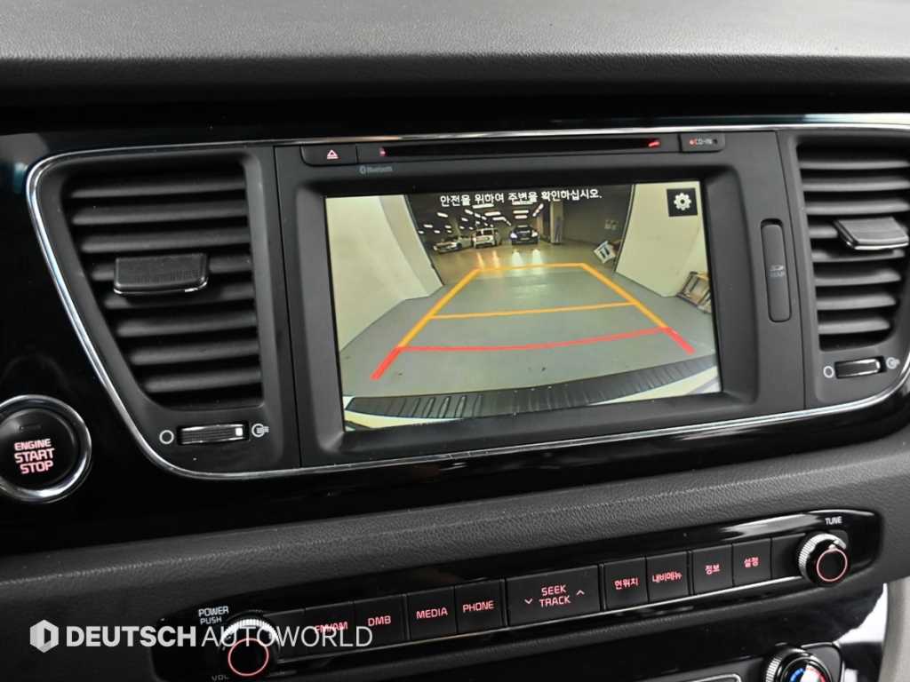 Kia Carnival — photo 15