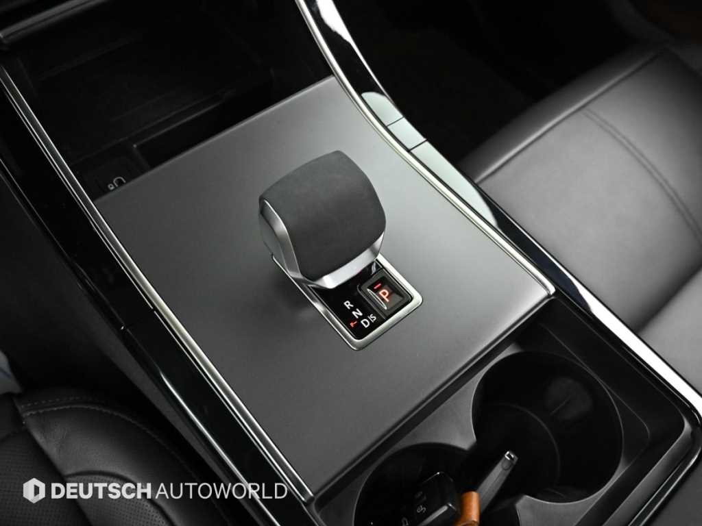 Land Rover Range Rover Velar — photo 09
