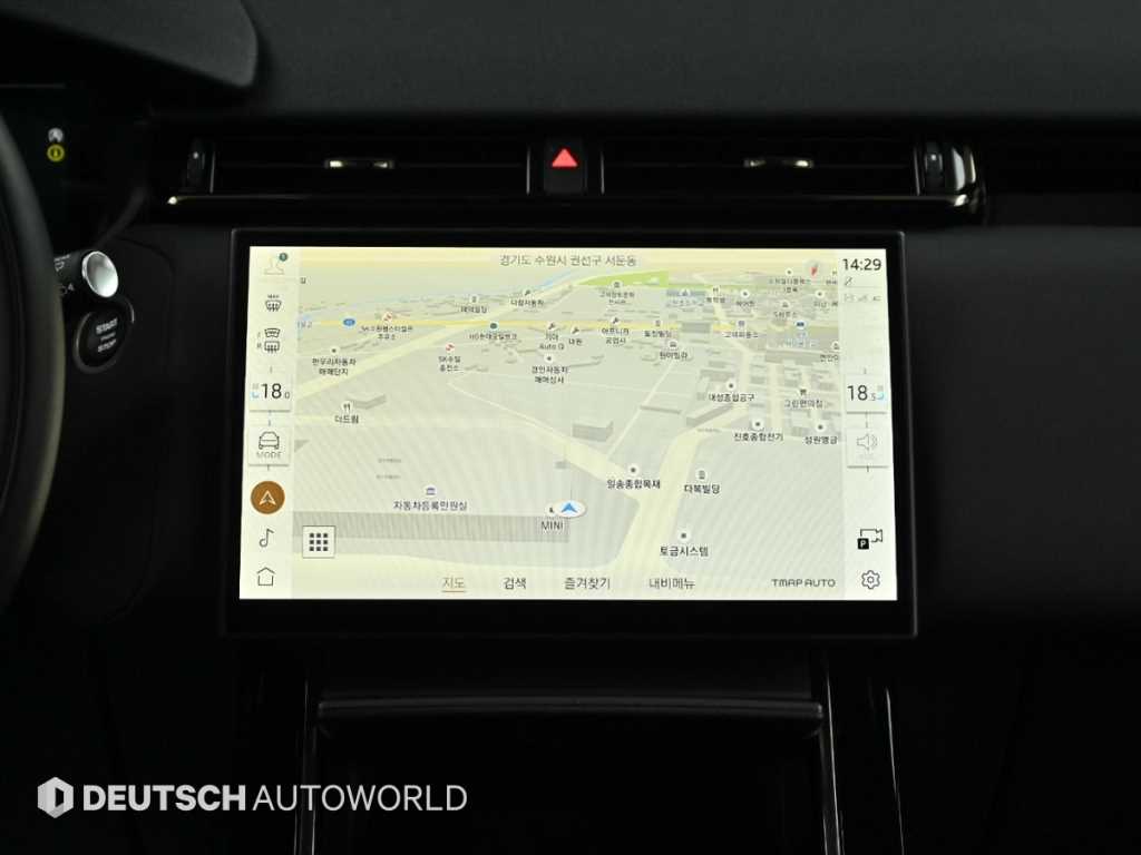Land Rover Range Rover Velar — photo 14