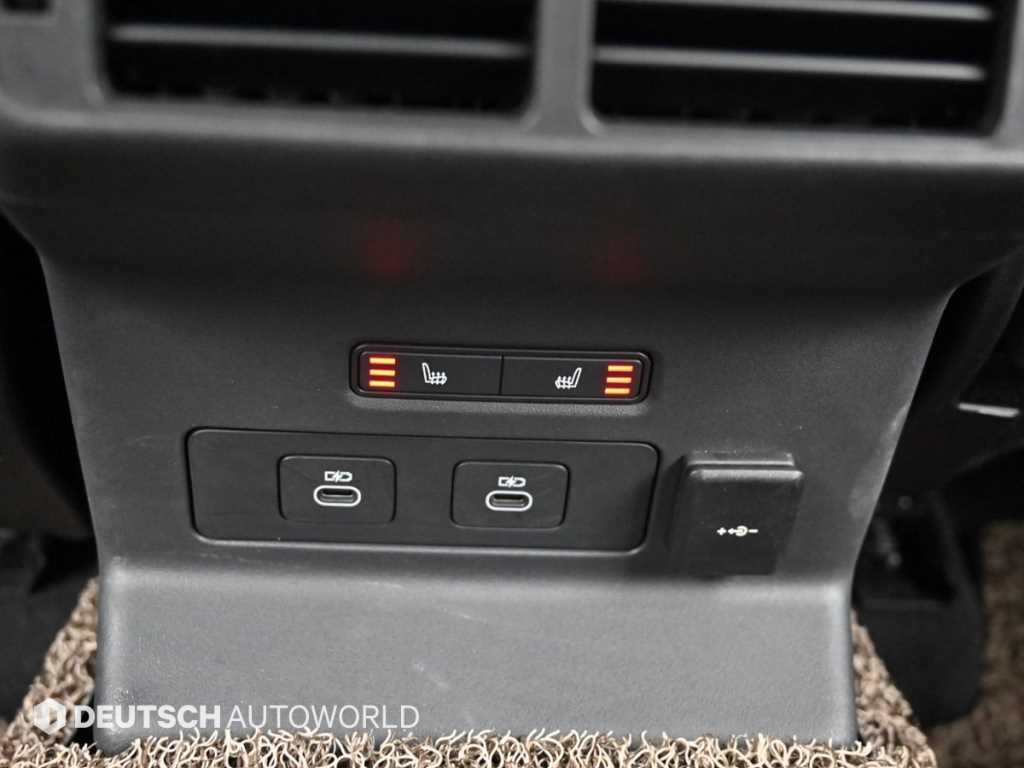 Land Rover Range Rover Velar — photo 16
