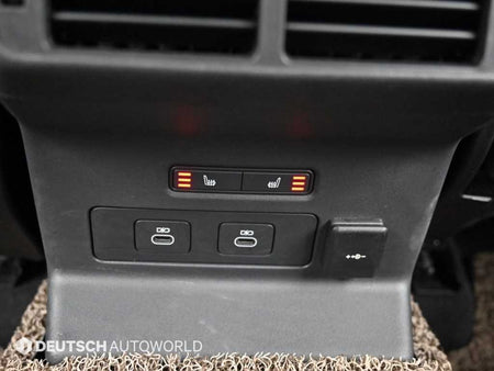 Land Rover Range Rover Velar — photo 16