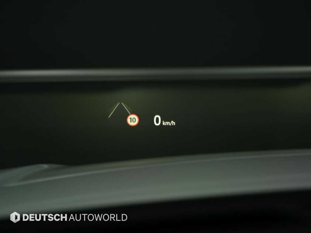 Land Rover Range Rover Velar — photo 17