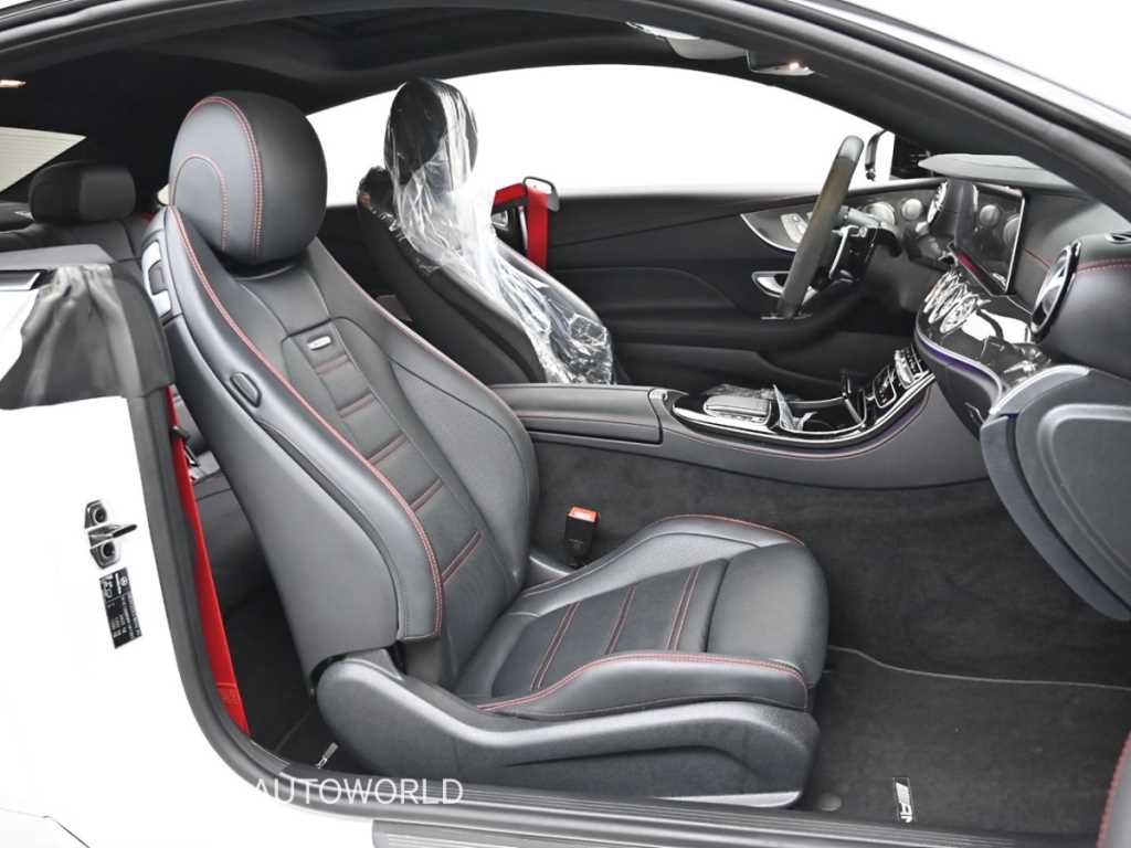 Mercedes-Benz E-Class — photo 10