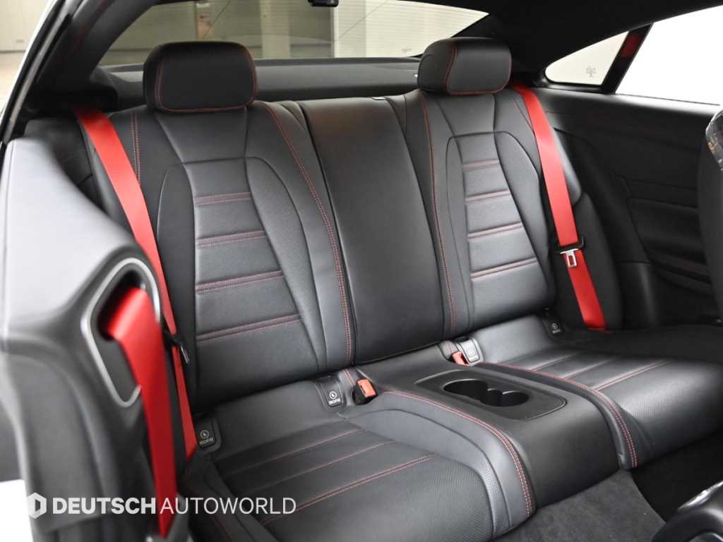 Mercedes-Benz E-Class — photo 12
