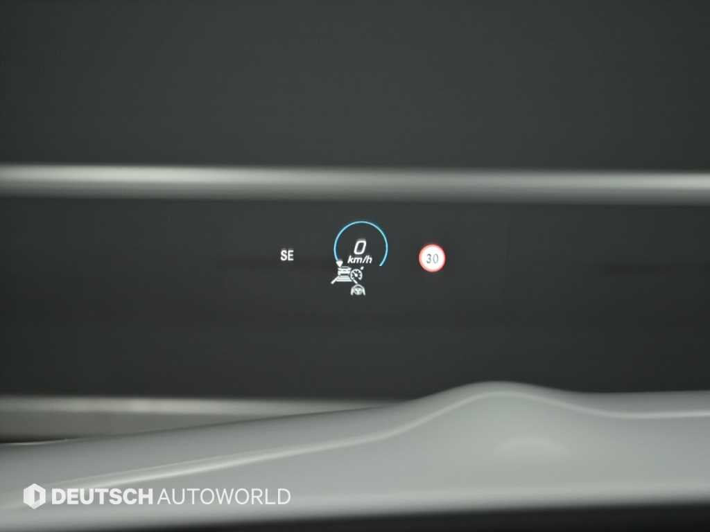 Mercedes-Benz E-Class — photo 17