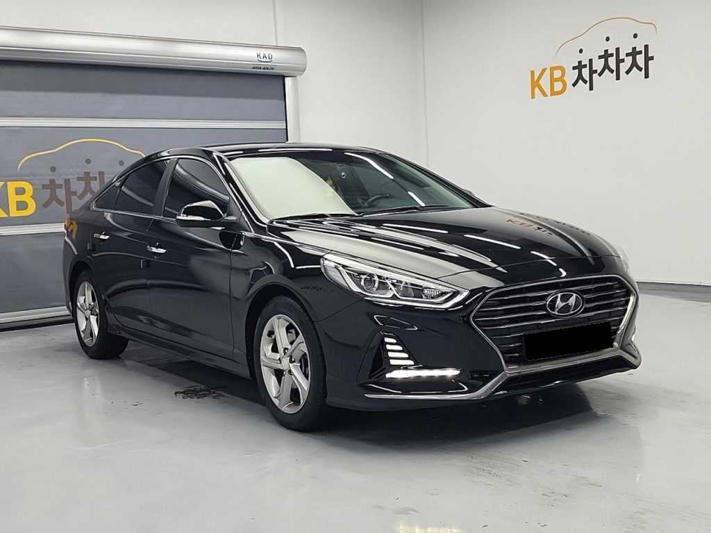 Hyundai Sonata — photo 01