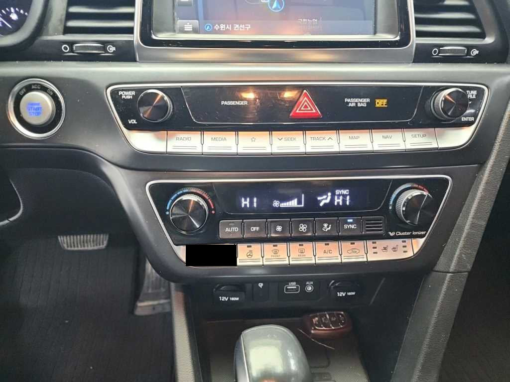 Hyundai Sonata — photo 09