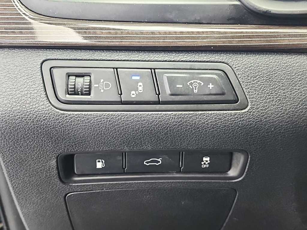 Hyundai Sonata — photo 14