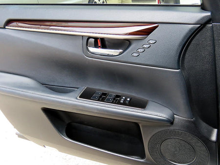 Lexus ES — photo 11