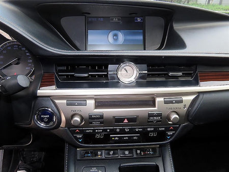 Lexus ES — photo 13