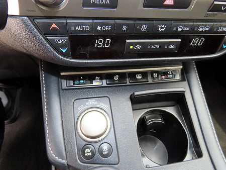 Lexus ES — photo 15