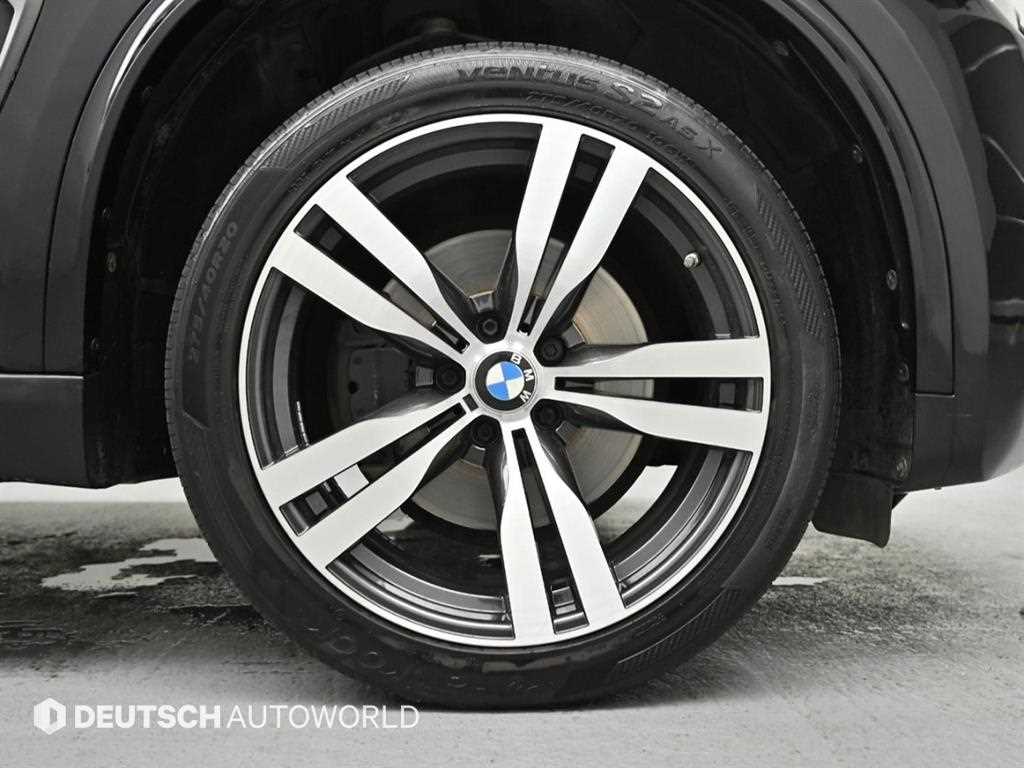BMW X5 — photo 05