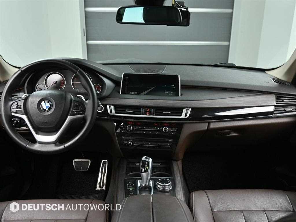 BMW X5 — photo 07