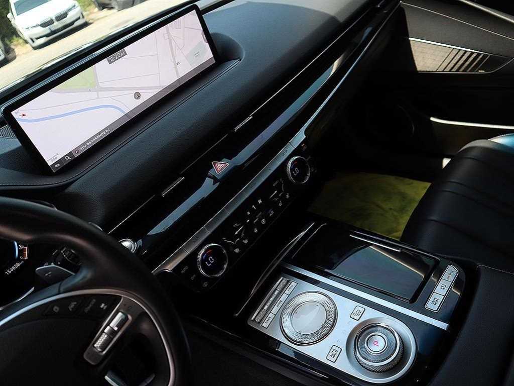 Genesis G80 — photo 11