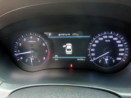 Genesis G80 — photo 09