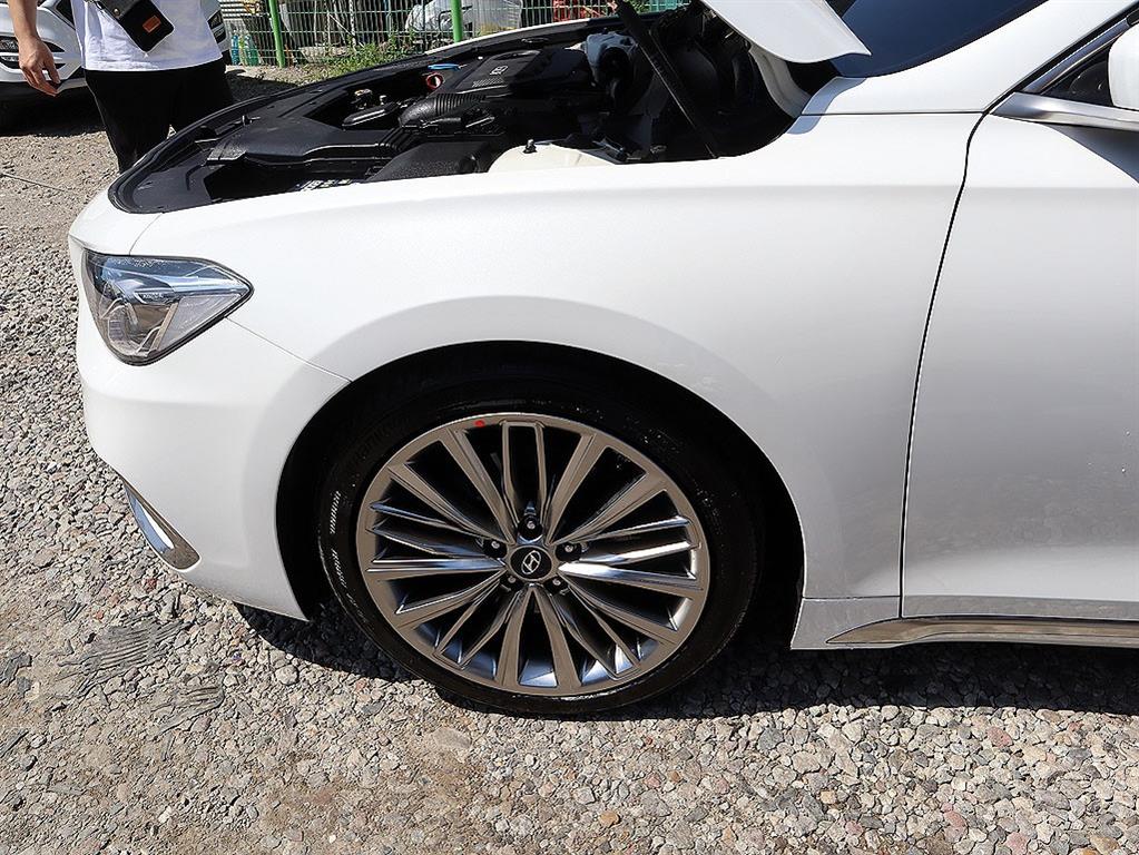 Hyundai Grandeur — photo 18