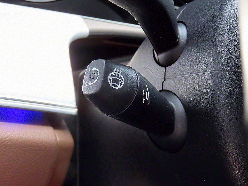 Mercedes-Benz E-Class — photo 11
