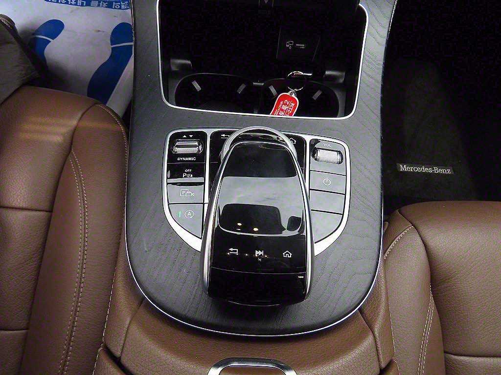 Mercedes-Benz E-Class — photo 12