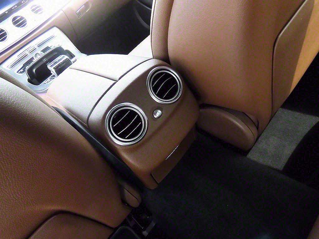 Mercedes-Benz E-Class — photo 15