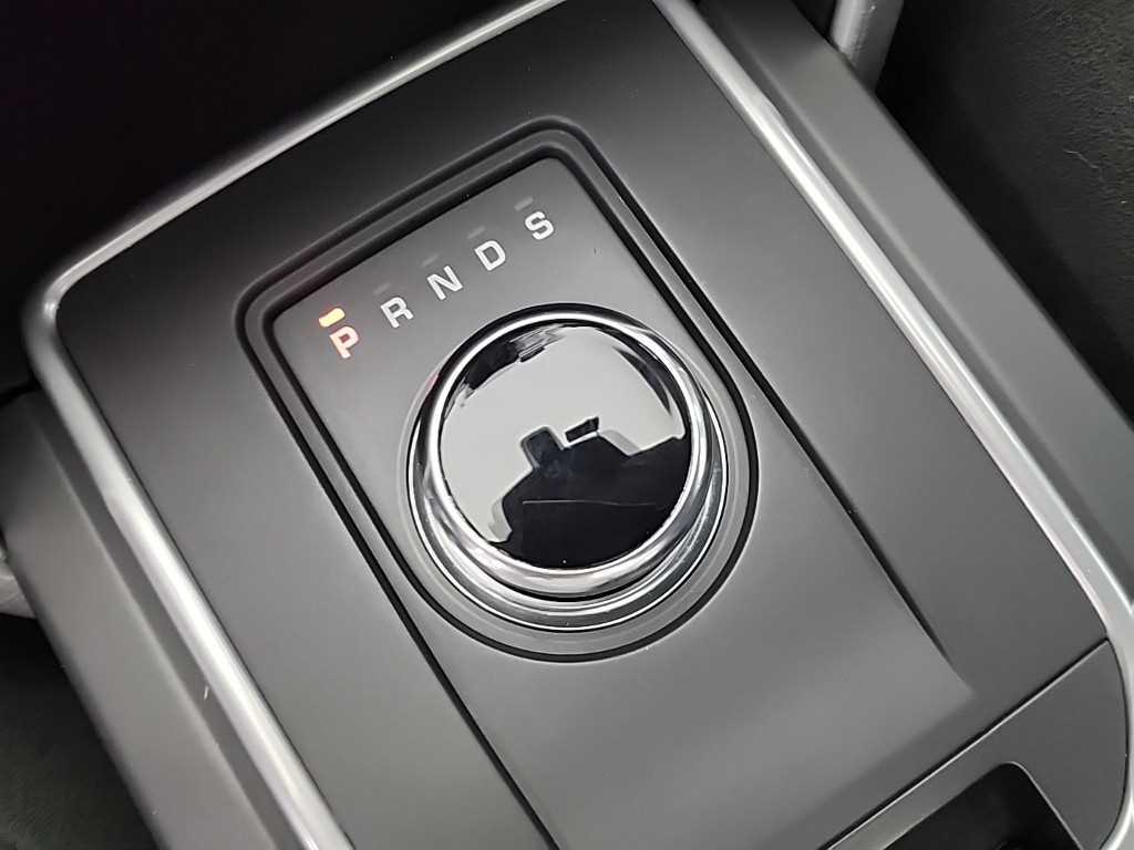 Land Rover Discovery Sport — photo 08